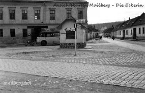 Mailberg70 Blick zum Brunnenhaus und in die Holzgasse Jahr: ca. 1950